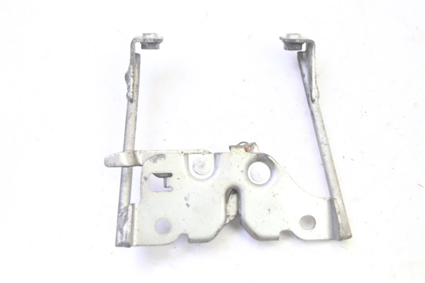 photo de Zamek siedzenia HONDA CBF 125 (2009 - 2015) - Inny kąt widzenia