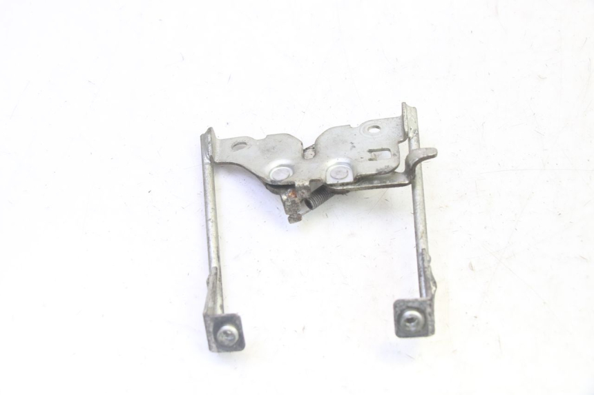 photo de Zamek siedzenia HONDA CBF 125 (2009 - 2015) - Zbliżenie techniczne