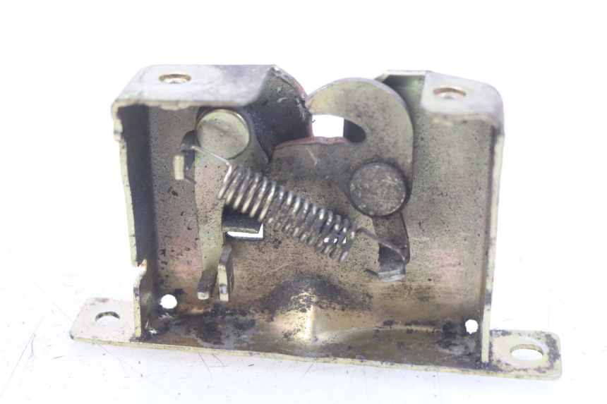 photo de ZAMEK SIEDZENIA TGB CITY 2 50 (2009 - 2013) - Szczegół części