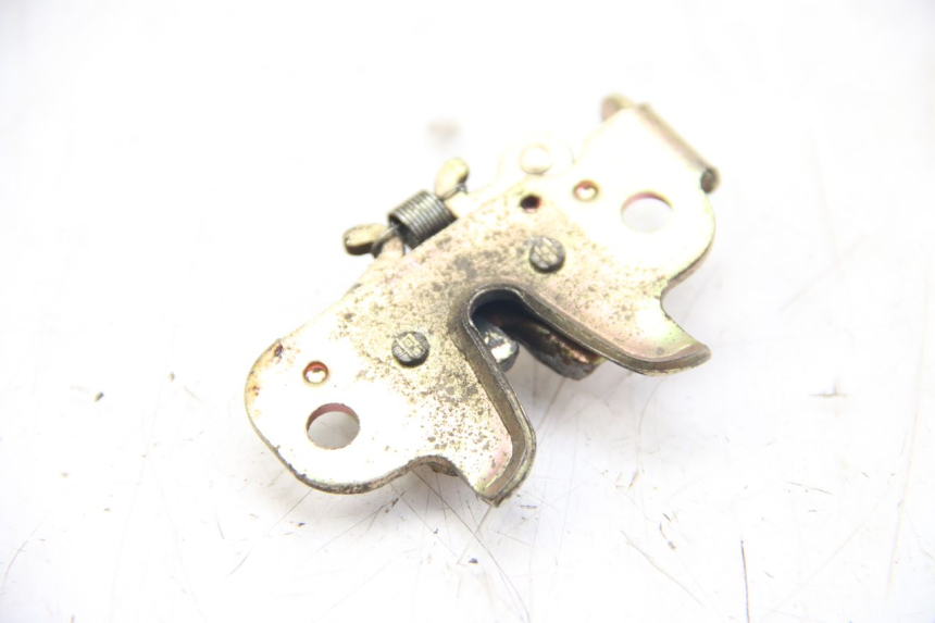 photo de ZAMEK SIEDZENIA PEUGEOT CITYSTAR AIR 125 (2014 - 2017) - Szczegół części