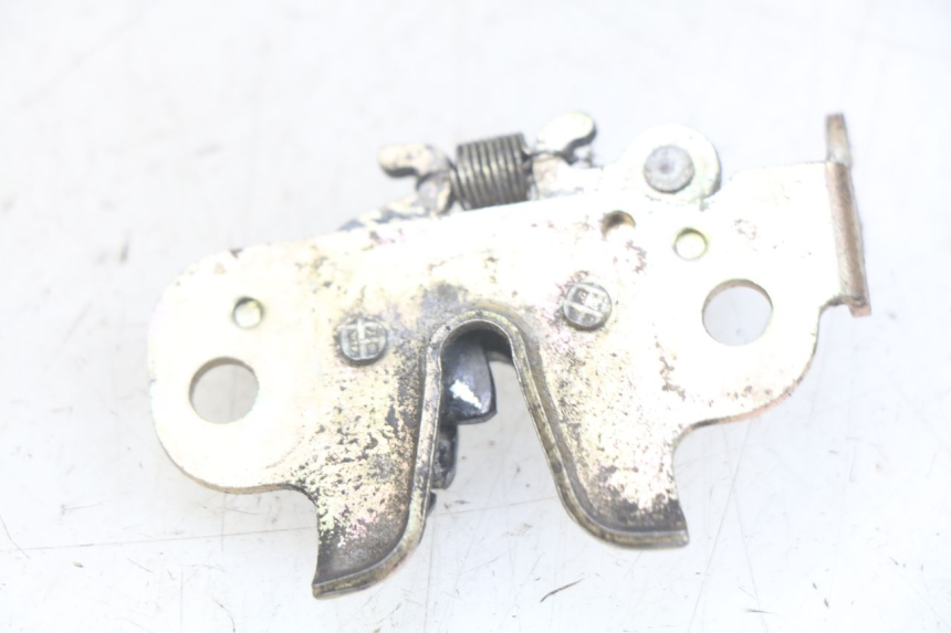 photo de Zamek siedzenia PEUGEOT CITYSTAR 125 (2011 - 2017) - Zoom stanu zużycia