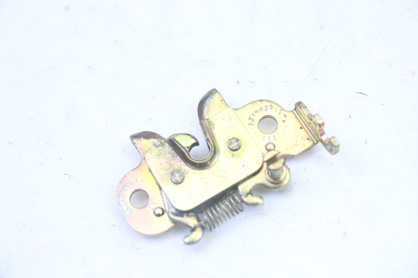 photo de Zamek siedzenia PEUGEOT CITYSTAR 50 (2013 - 2017) - Szczegół części