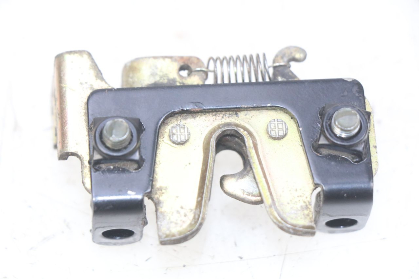 photo de Zamek siedzenia SYM CROX 4T 50 (2016 - 2023) - Szczegół części