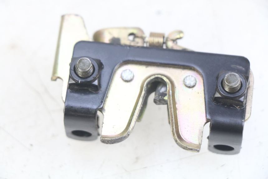 photo de Zamek siedzenia SYM CROX 4T 50 (2016 - 2023) - Zoom stanu zużycia