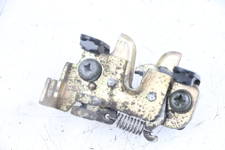 photo de Zamek siedzenia SYM CROX 4T 50 (2016 - 2023) - Szczegół części