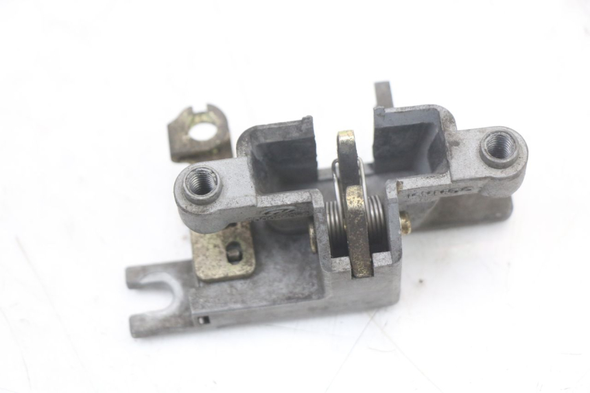 photo de Zamek siedzenia KYMCO DINK 4T 50 (2007 - 2018) - Zoom stanu zużycia