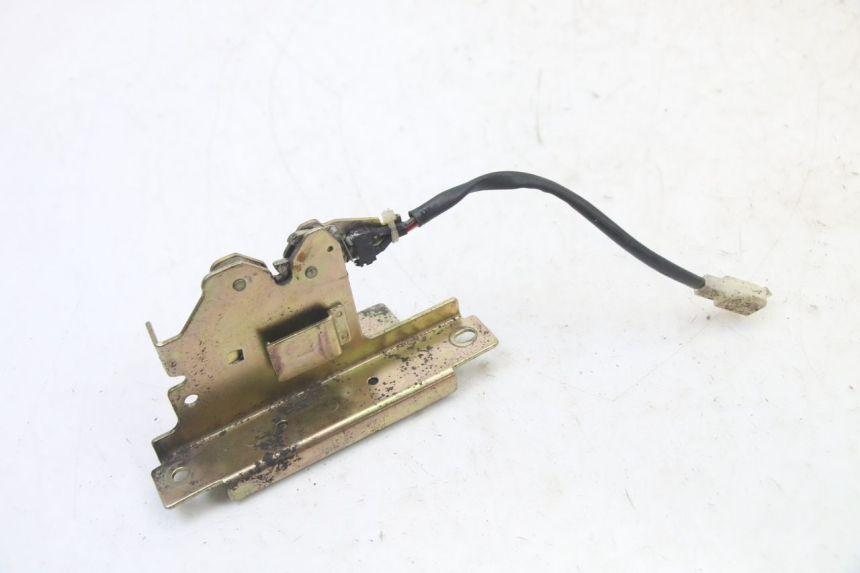 photo de Zamek siedzenia KYMCO DINK STREET 125 (2009 - 2014) - Inny kąt widzenia