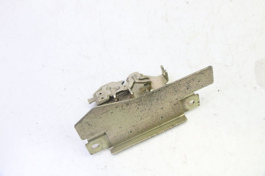 photo de Zamek siedzenia KYMCO DINK STREET 125 (2009 - 2014) - Szczegół części