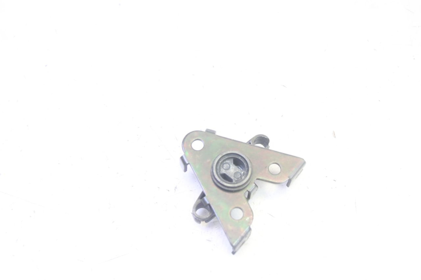 photo de Zamek siedzenia PEUGEOT DJANGO 4T 50 (2014 - 2019) - Zoom stanu zużycia