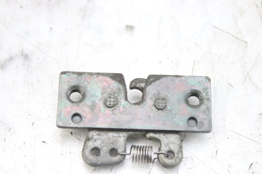 photo de ZAMEK SIEDZENIA PEUGEOT ELYSTAR 50 (2002 - 2014) - Szczegół części