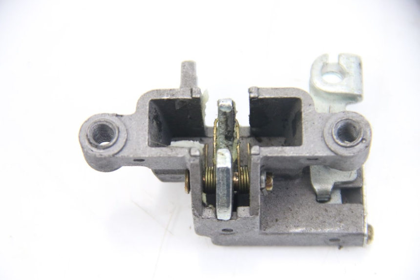 photo de Zamek siedzenia JM MOTORS EVOLIS 4T 50 (2018 - 2022) - Inny kąt widzenia