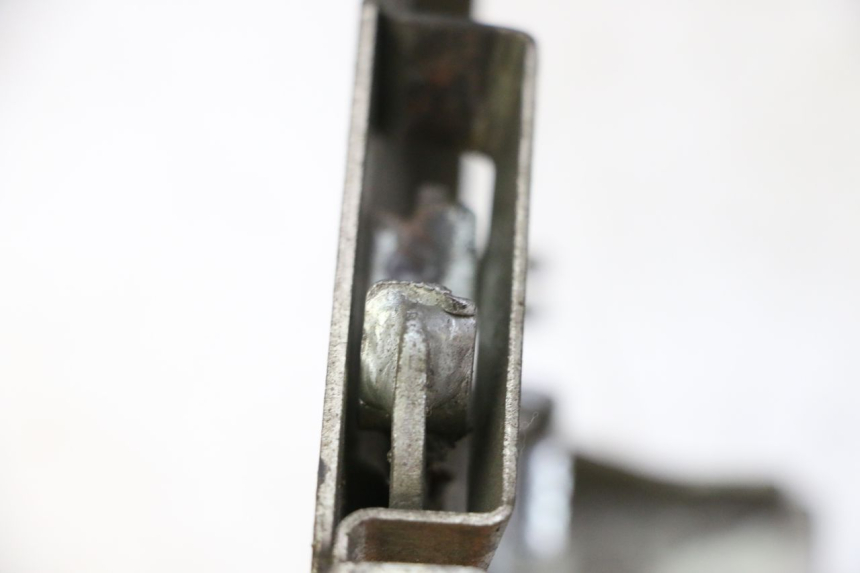 photo de ZAMEK SIEDZENIA HONDA FES S-WING SWING ABS 125 (2007 - 2015) - Zoom stanu zużycia