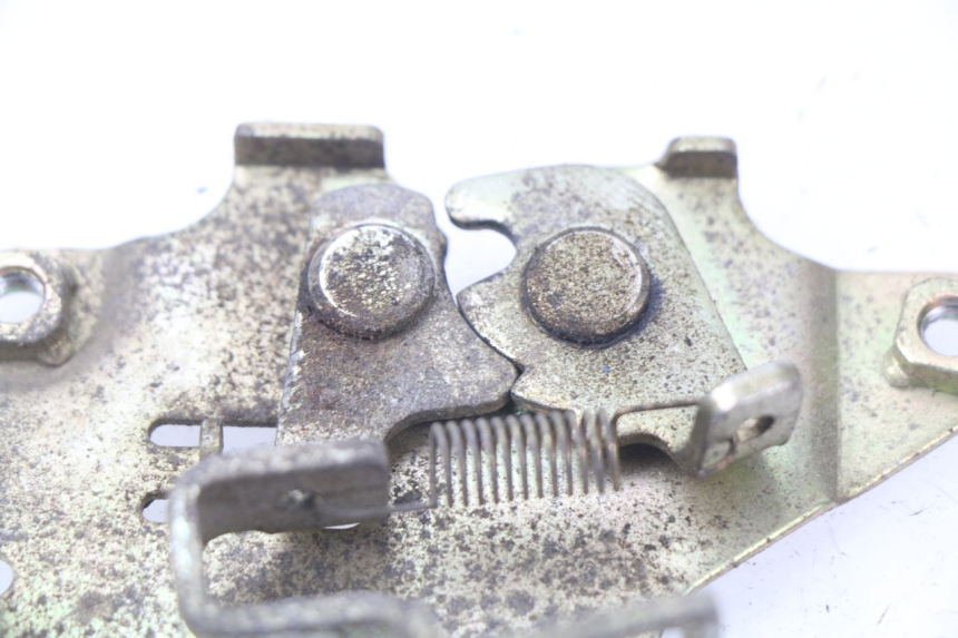 photo de Zamek siedzenia SYM FIDDLE 2 50 (2008 - 2013) - Szczegół części