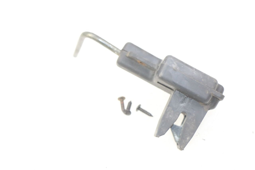 photo de Zamek siedzenia PIAGGIO FLY 2T 50 (2004 - 2017) - Zoom stanu zużycia