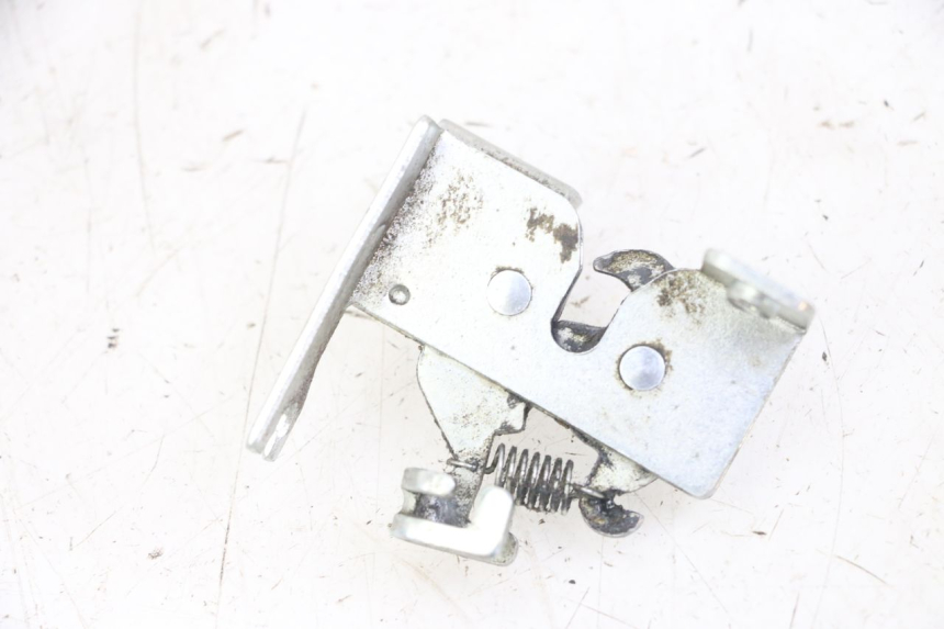 photo de Zamek siedzenia VENESI FLY RETRO 4T 50 (2020 - 2025) - Szczegół części