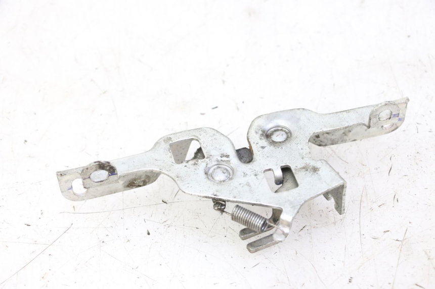 photo de ZAMEK SIEDZENIA HONDA FORZA ABS 300 (2013 - 2017) - Zoom stanu zużycia