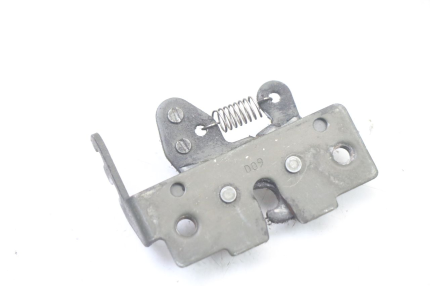 photo de Zamek siedzenia GILERA NEXUS 300 (2008 - 2013) - Zoom stanu zużycia