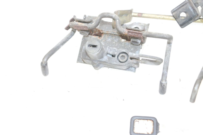 photo de Zamek siedzenia KAWASAKI GPX R WARBIRD 600 (1988 - 1993) - Część sprawdzona