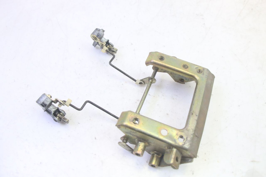 photo de ZAMEK SIEDZENIA KAWASAKI GPZ RX 1000 (1986 - 1988) - Zbliżenie techniczne