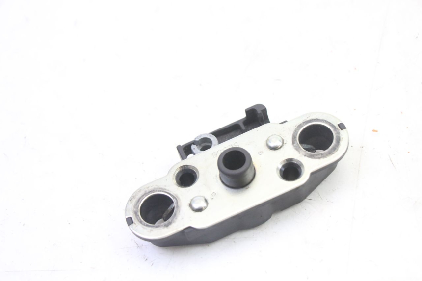 photo de ZAMEK SIEDZENIA SUZUKI GSR 750 (2011 - 2017) - Szczegół części