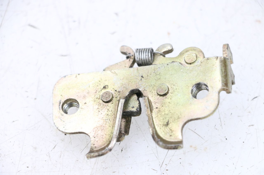 photo de Zamek siedzenia JM MOTORS GTS 125 (2015 - 2019) - Inny kąt widzenia