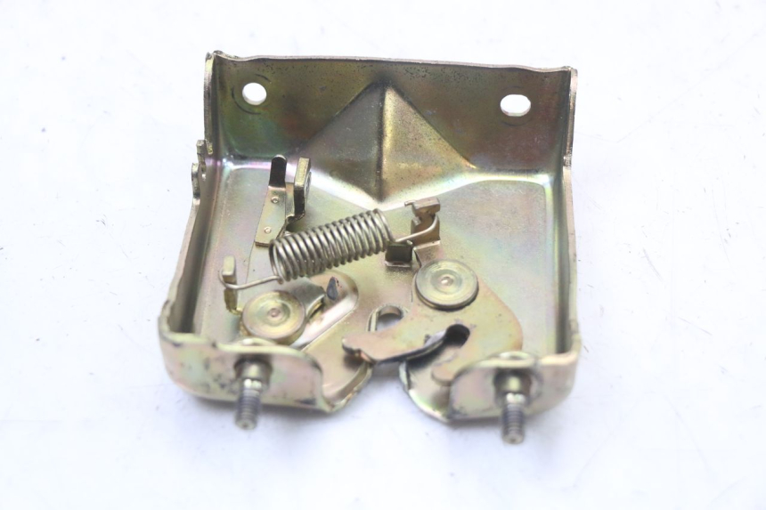 photo de ZAMEK SIEDZENIA HONDA NES AROBASE 125 (2000 - 2003) - Szczegół części