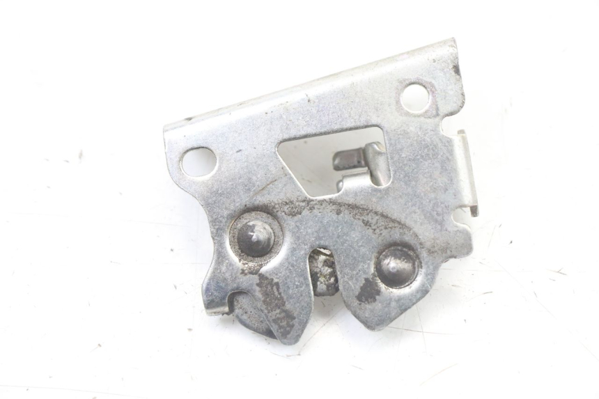 photo de Zamek siedzenia HONDA SH i 300 (2015 - 2020) - Zoom stanu zużycia