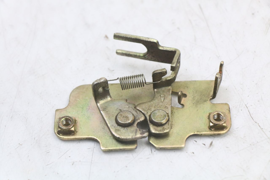 photo de ZAMEK SIEDZENIA SYM JET 14 4T 50 (2018 - 2022) - Szczegół części