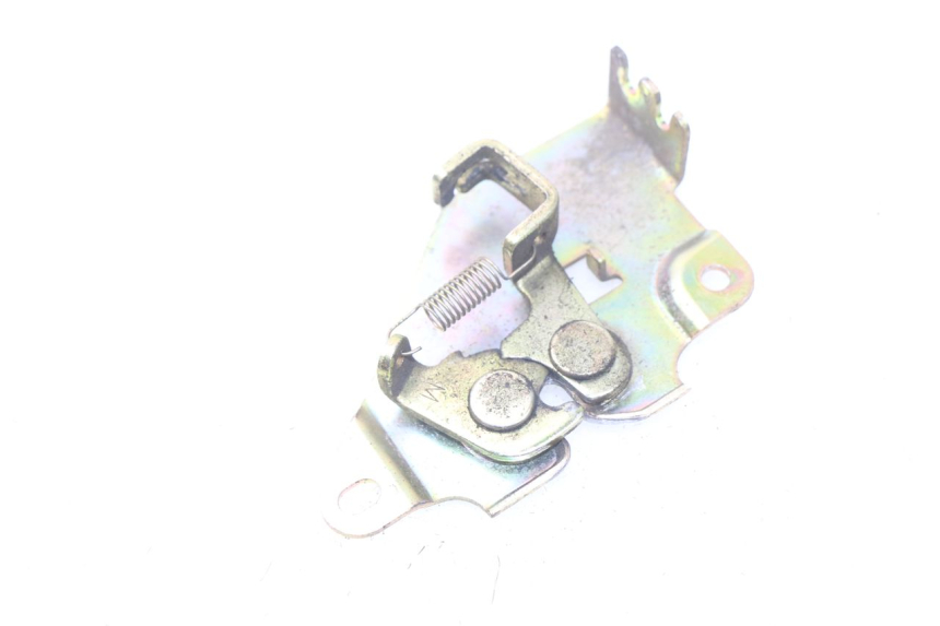 photo de Zamek siedzenia SYM JOYMAX 250 (2013 - 2017) - Szczegół części