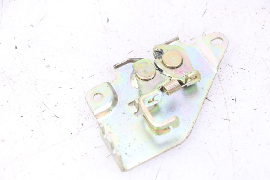 photo de ZAMEK SIEDZENIA SYM JOYMAX 125 (2010 - 2017) - Inny kąt widzenia