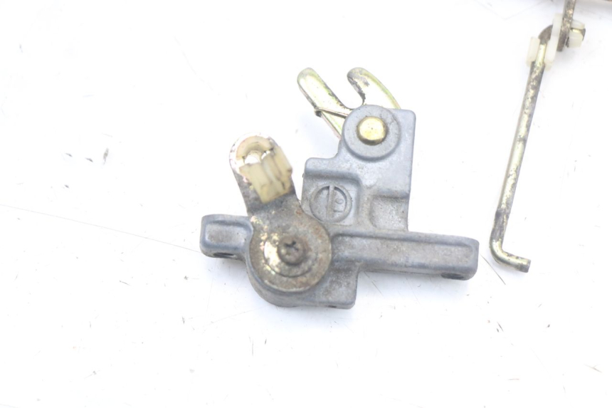 photo de ZAMEK SIEDZENIA KAWASAKI GTR 1000 (1994 - 2004) - Inny kąt widzenia