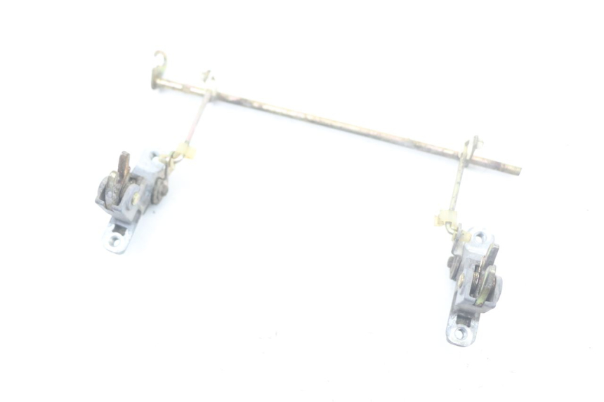 photo de ZAMEK SIEDZENIA KAWASAKI GTR 1000 (1994 - 2004) - Zbliżenie techniczne