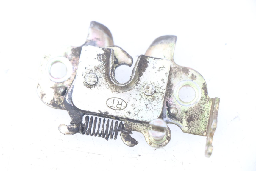 photo de ZAMEK SIEDZENIA PEUGEOT KISBEE 2T 50 (2010 - 2017) - Szczegół części