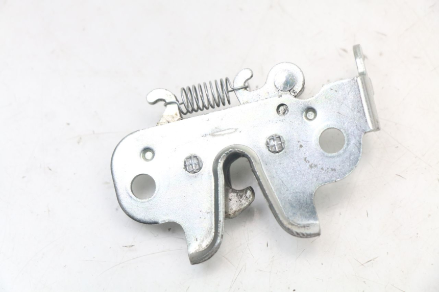 photo de ZAMEK SIEDZENIA PEUGEOT KISBEE 2T 50 (2018 - 2022) - Szczegół części