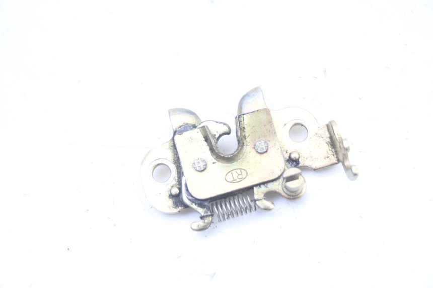 photo de ZAMEK SIEDZENIA PEUGEOT KISBEE 2T 50 (2010 - 2017) - Szczegół części