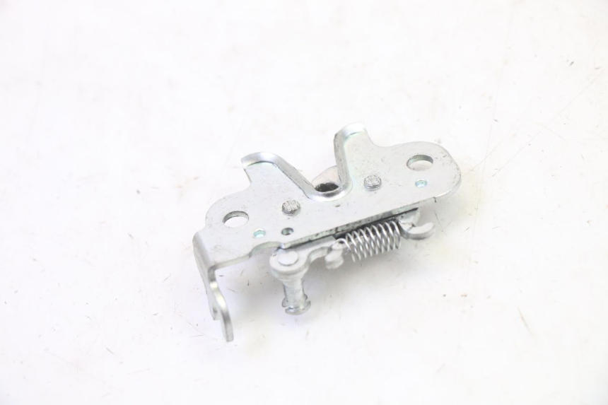 photo de ZAMEK SIEDZENIA PEUGEOT KISBEE 2T 50 (2010 - 2017) - Inny kąt widzenia