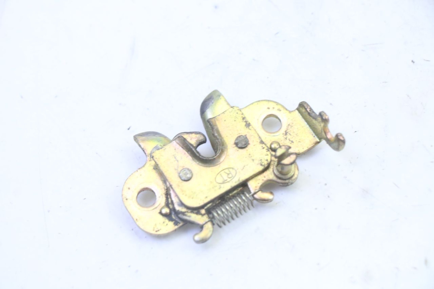 photo de ZAMEK SIEDZENIA PEUGEOT KISBEE 2T 50 (2010 - 2017) - Szczegół części