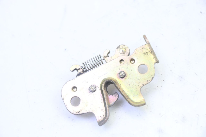 photo de ZAMEK SIEDZENIA PEUGEOT KISBEE 2T 50 (2010 - 2017) - Zoom stanu zużycia