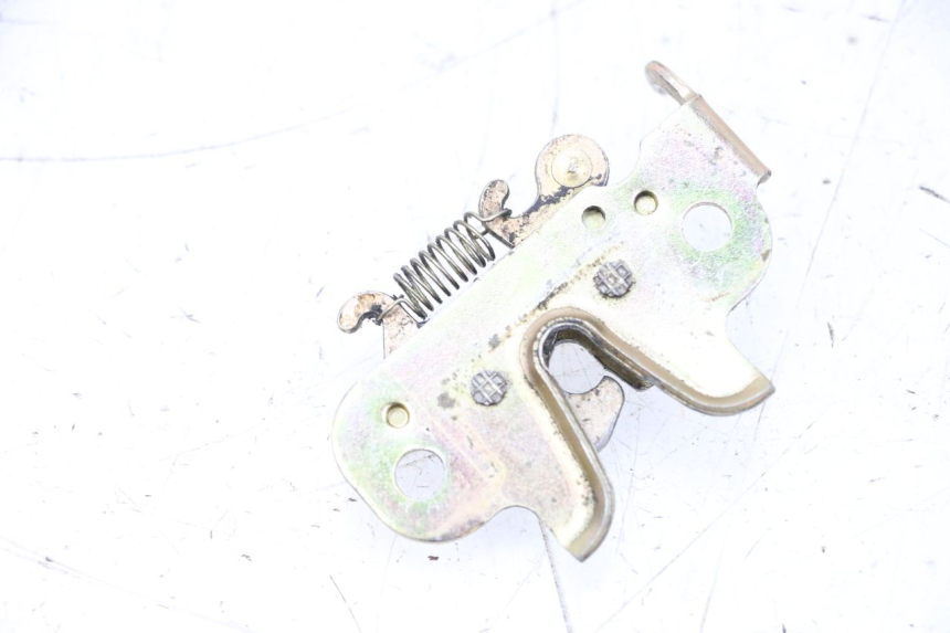 photo de ZAMEK SIEDZENIA PEUGEOT KISBEE 2T 50 (2010 - 2017) - Szczegół części