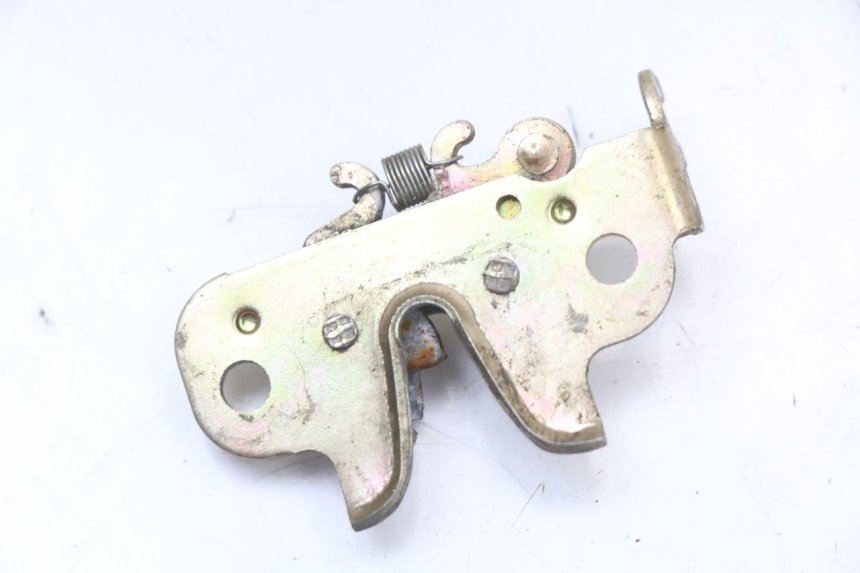 photo de ZAMEK SIEDZENIA PEUGEOT KISBEE 4T 50 (2010 - 2017) - Szczegół części