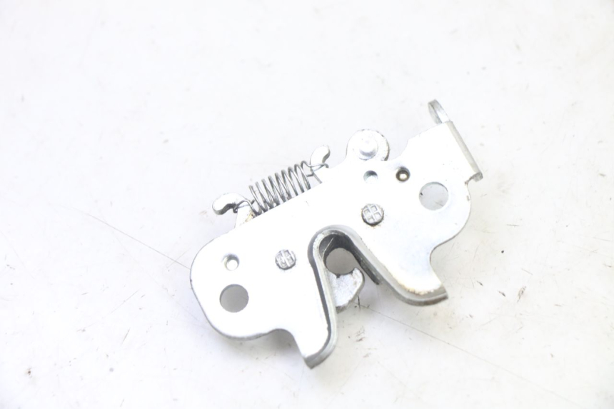 photo de Zamek siedzenia PEUGEOT KISBEE 4T 50 (2018 - 2022) - Zoom stanu zużycia