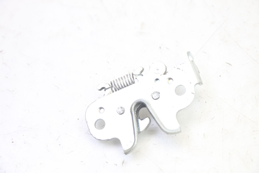 photo de Zamek siedzenia PEUGEOT KISBEE 4T 50 (2018 - 2022) - Zoom stanu zużycia