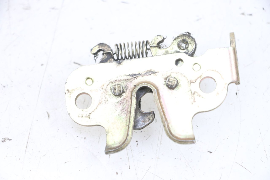 photo de ZAMEK SIEDZENIA PEUGEOT KISBEE 4T 50 (2010 - 2017) - Inny kąt widzenia