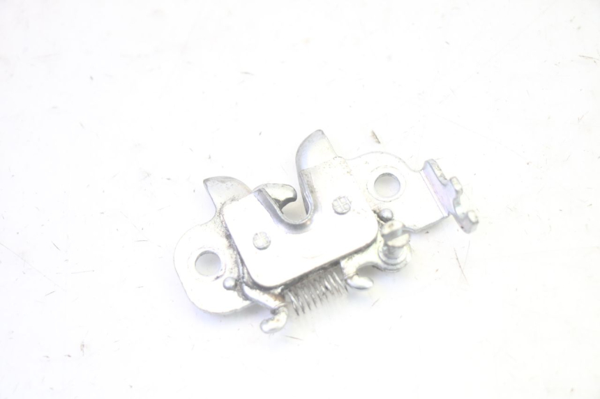 photo de Zamek siedzenia PEUGEOT KISBEE 4T 50 (2018 - 2022) - Szczegół części