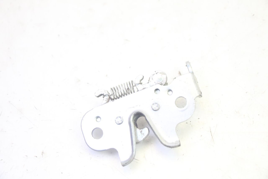 photo de Zamek siedzenia PEUGEOT KISBEE 4T 50 (2018 - 2022) - Zoom stanu zużycia