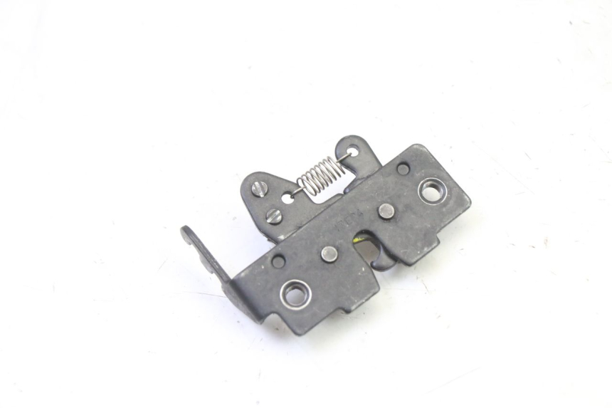 photo de Zamek siedzenia PIAGGIO MP3 HPE 310 (2024 - 2025) - Zoom stanu zużycia