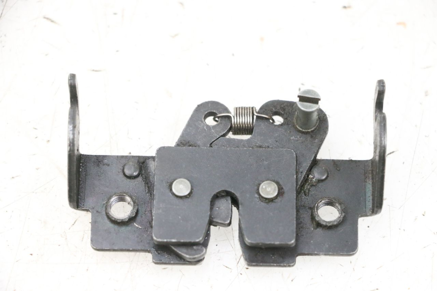 photo de ZAMEK SIEDZENIA PIAGGIO MP3 HPE 300 (2019 - 2026) - Widok główny