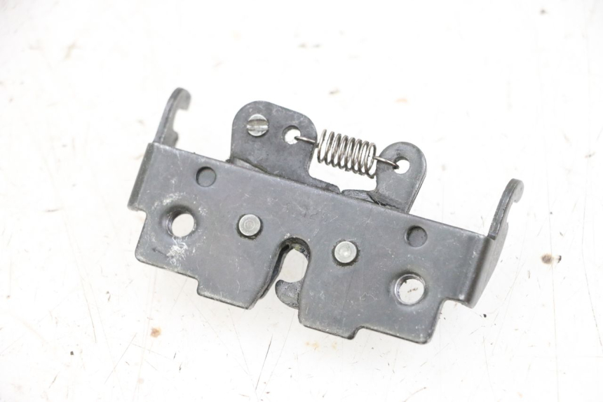 photo de ZAMEK SIEDZENIA PIAGGIO MP3 HPE 300 (2019 - 2026) - Szczegół części