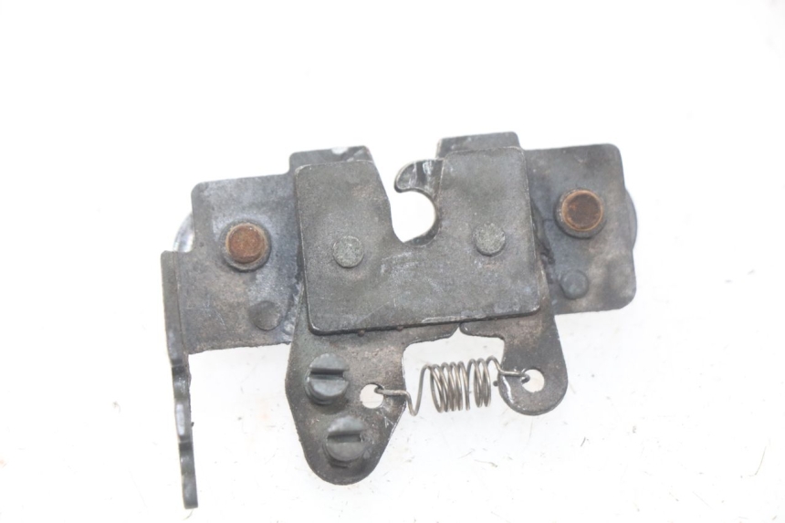 photo de Zamek siedzenia PIAGGIO MP3 LT 400 (2007 - 2012) - Zoom stanu zużycia