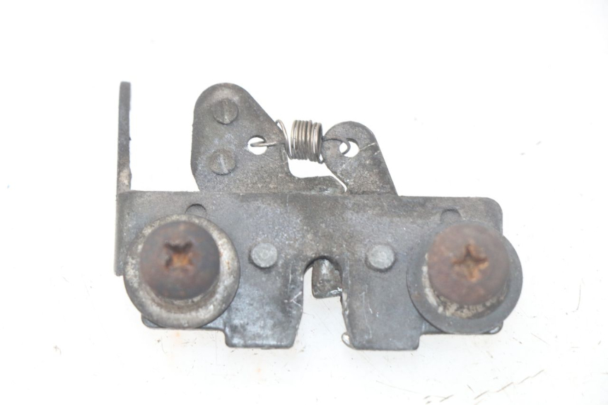 photo de Zamek siedzenia PIAGGIO MP3 LT 400 (2007 - 2012) - Inny kąt widzenia